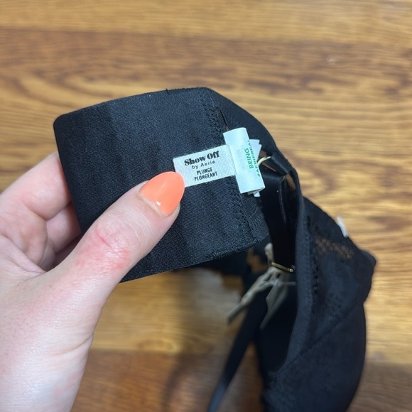 NWT Aerie Black Floral Lace Plunge Bra Size 32D - Picture 4 of 6